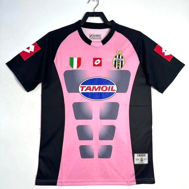 Juventus Goalkeeper Retro Jersey 2002/03 Pink Black