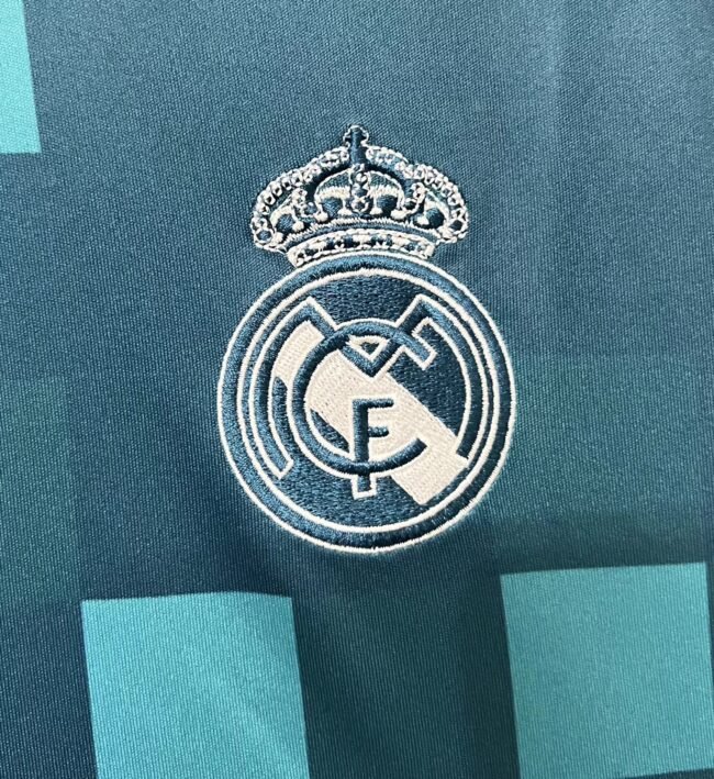 Real Madrid Third Long Sleeve Jersey 2017/18 – Bild 4