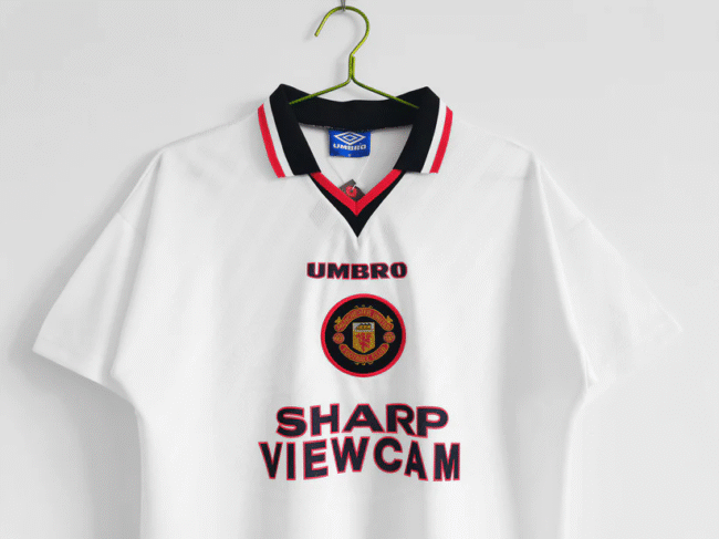 Manchester United Away Retro Jersey 1996/97 - Image 3
