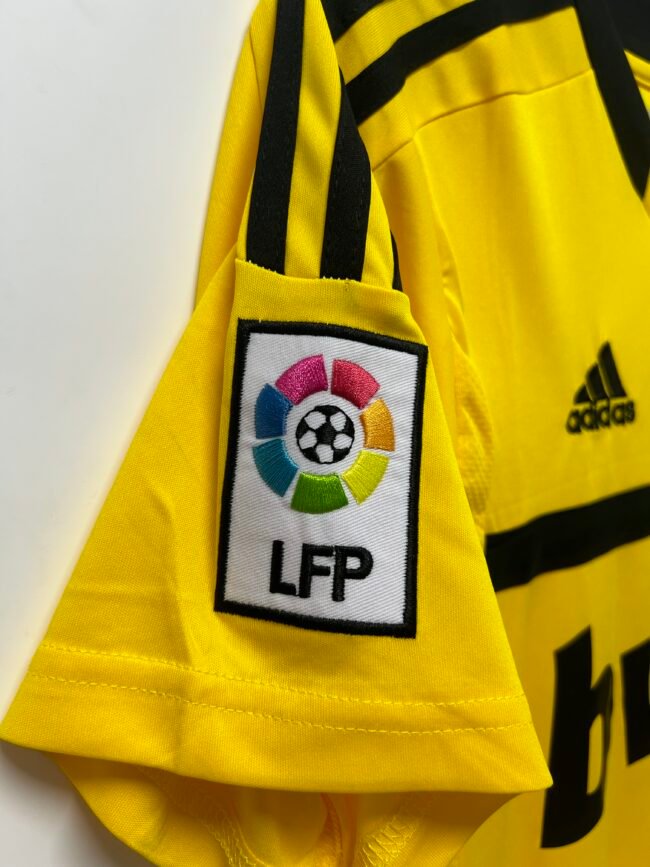 Real Madrid GOALKEEPER Jersey 2011/12 - Image 3