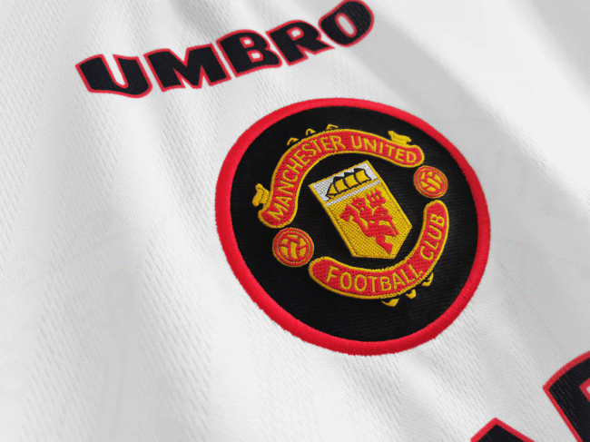 Manchester United Away Retro Jersey 1996/97 - Image 6