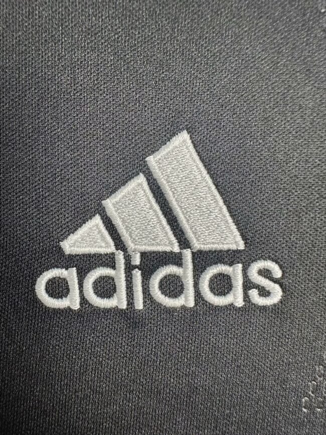 Real Madrid Away Retro Jersey 2001/02 – Bild 7