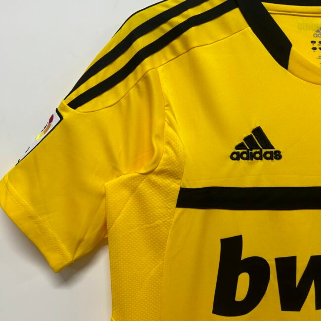Real Madrid GOALKEEPER Jersey 2011/12