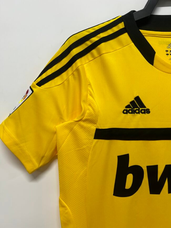 Real Madrid GOALKEEPER Jersey 2011/12 - Image 4