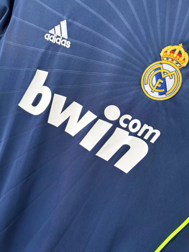 Real Madrid Away Jersey 2010/11 - Image 5