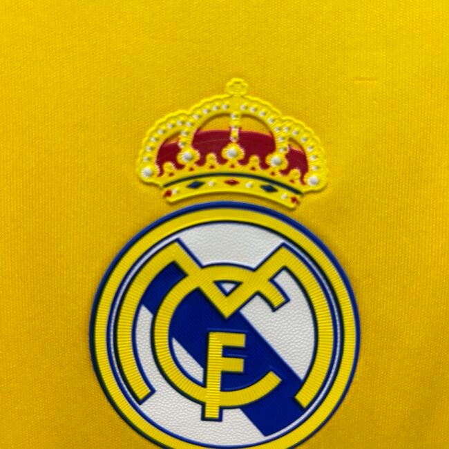 Real Madrid GOALKEEPER Jersey 2011/12