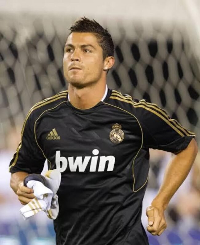Real Madrid Away Jersey 2011/12 - Image 4