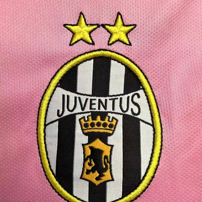 Juventus Goalkeeper Retro Jersey 2002/03 Pink Black