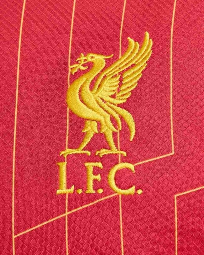 Liverpool Home jersey 2024/25 - CHAMPIONS 24/25 & Gold Trophy & Insignia – Bild 4