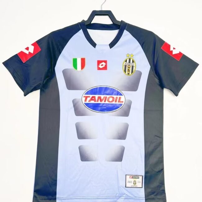Juventus Goalkeeper Retro Jersey 2002/03