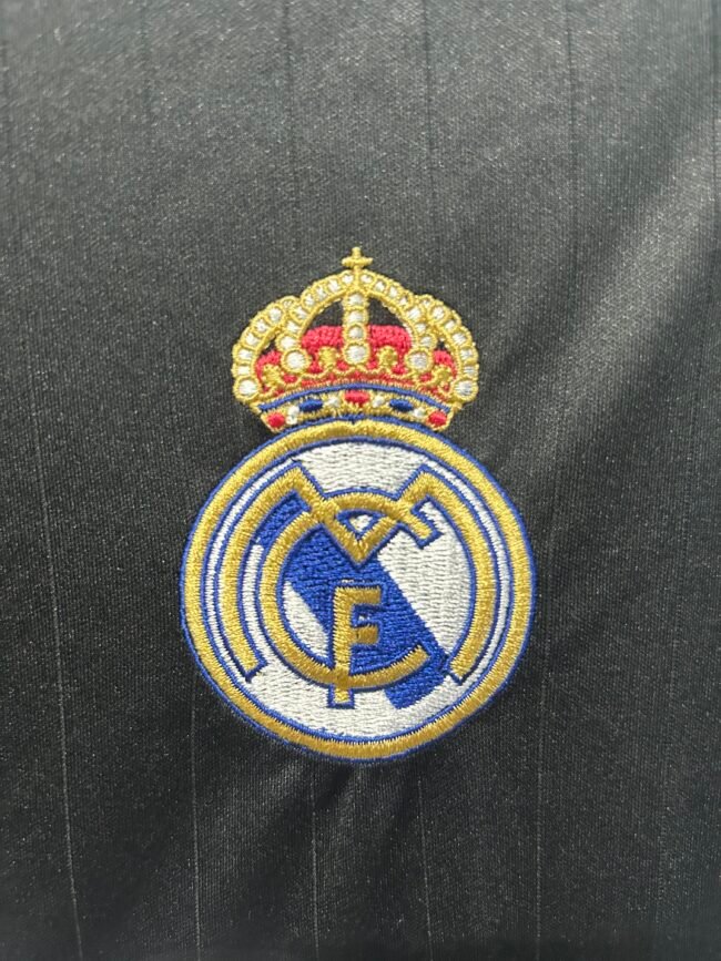 Real Madrid Third Jersey 2006/07 – Bild 9