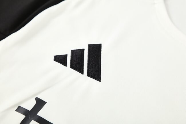 Manchester United Training Jersey 2025/26 MEN26043 - Image 7