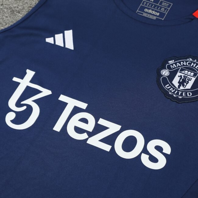 Manchester United Training Jersey 2024/25 MEN26078