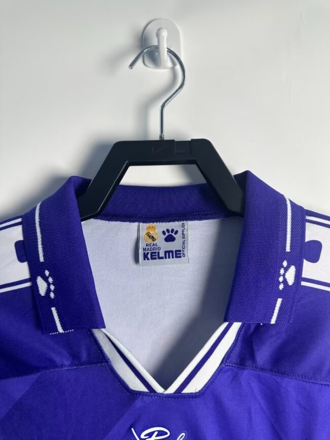 Real Madrid Away Retro Jersey 1994/96 – Bild 3