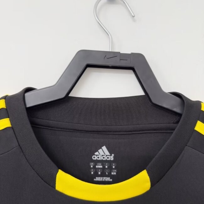 Real Madrid GOALKEEPER Jersey 2011/12 black