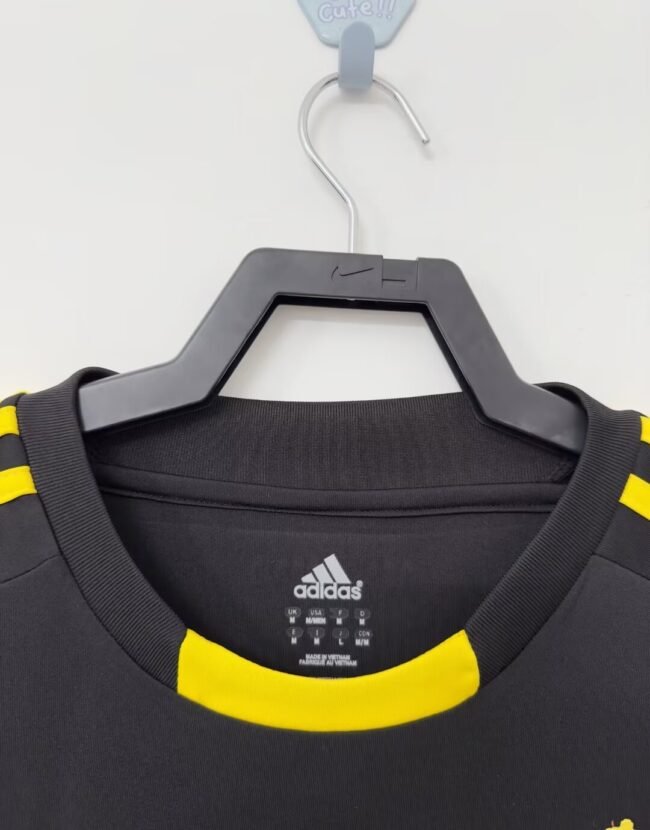 Real Madrid GOALKEEPER Jersey 2011/12 black - Image 5