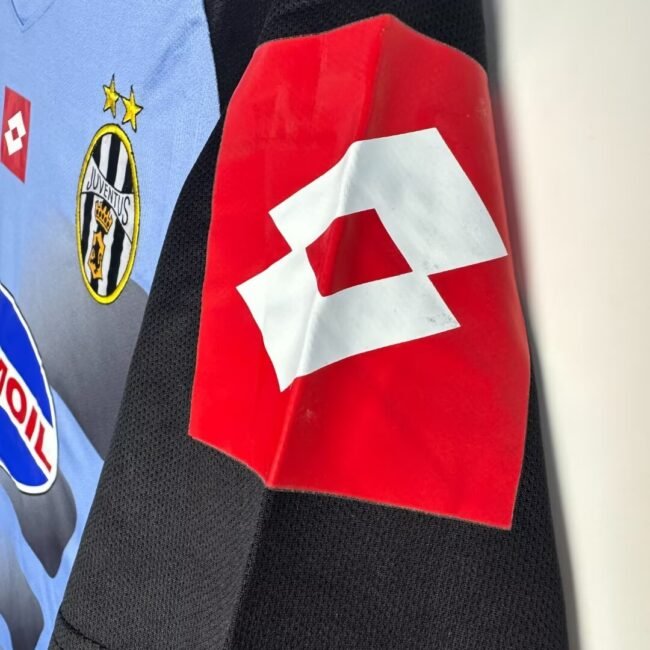 Juventus Goalkeeper Retro Jersey 2002/03