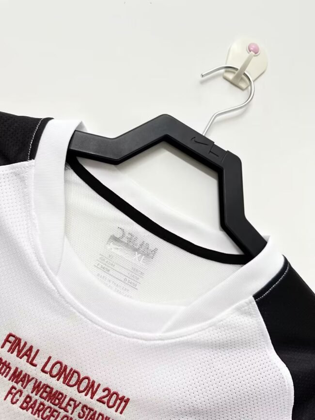 Manchester United Away Retro Jersey 2011/12- Champions League Final – Bild 3