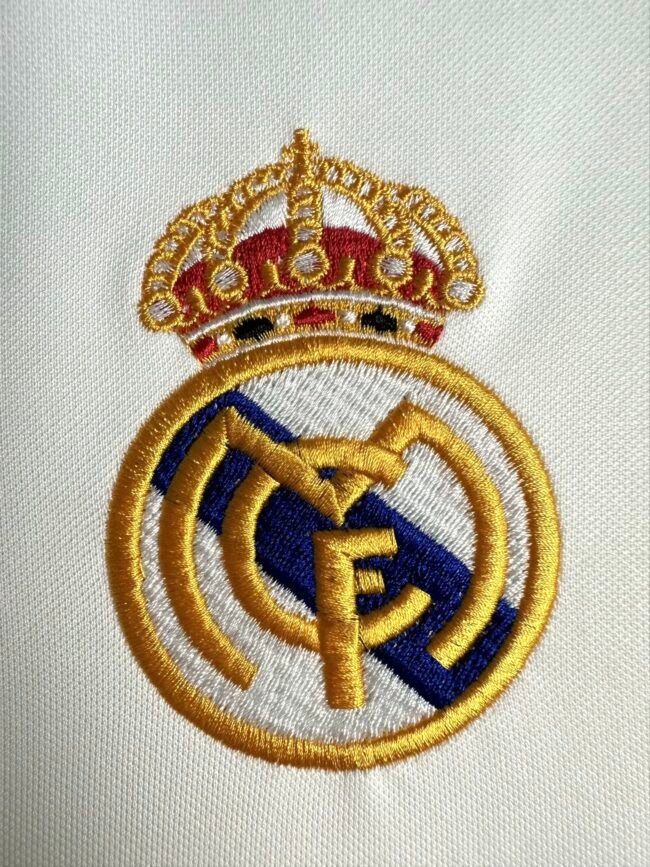Real Madrid Home Retro Jersey 2001/02 – Bild 9