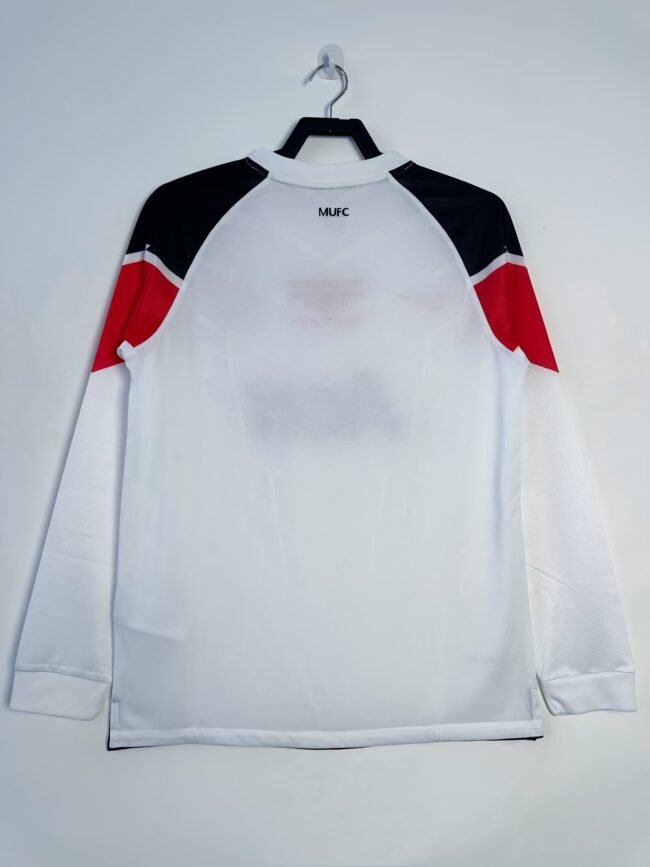 Manchester United Away Long Sleeves Retro Jersey 2010/11 - Image 2