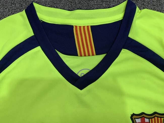 Barcelona Retro Barcelona Away Jersey 2005/06 - Image 5