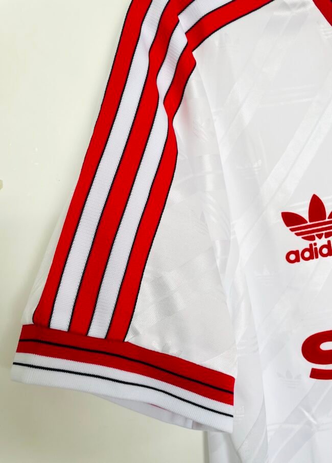 Manchester United Away Retro Jersey 1986/88 - Image 6