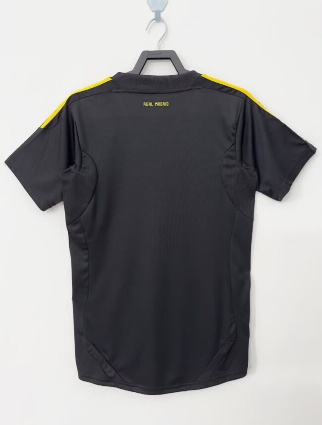 Real Madrid GOALKEEPER Jersey 2011/12 black - Image 2