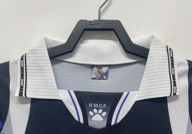 Real Madrid Away Retro Jersey 1997/98 – Bild 5