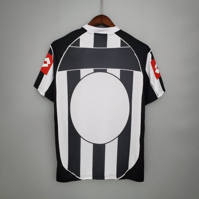 Juventus Home Retro Jersey 2002/03