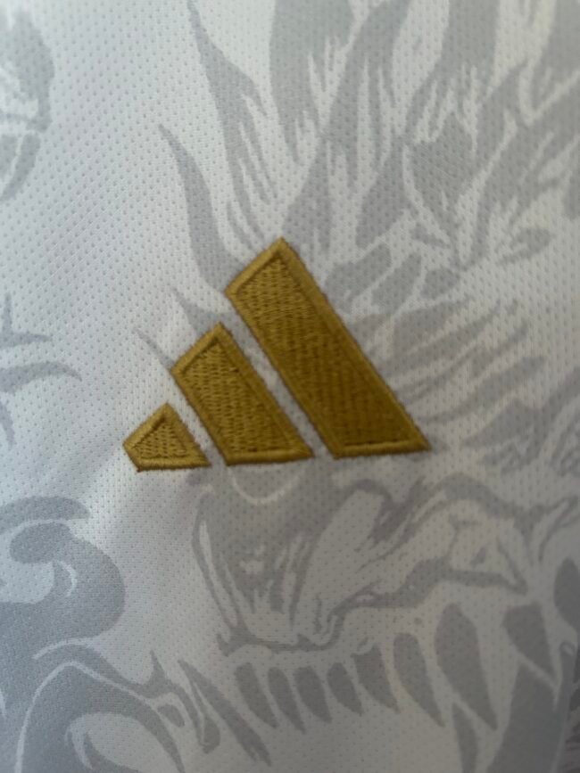 Real Madrid Special Edition Jersey 25/26 - Image 5