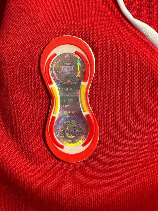 Liverpool Home Retro Jersey 2006/08 - Image 11