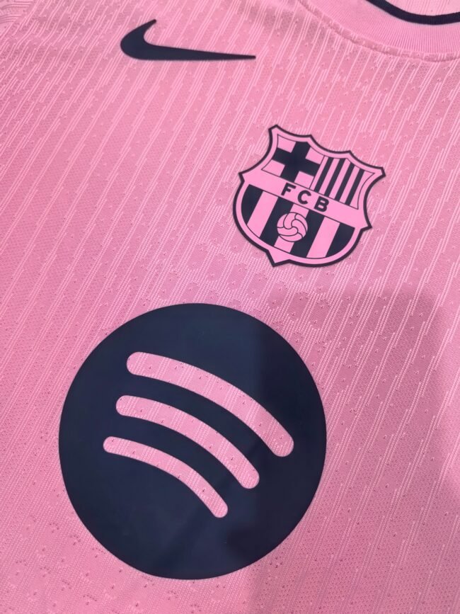 Barcelona special edition Jersey 2024/25 pink - Image 6
