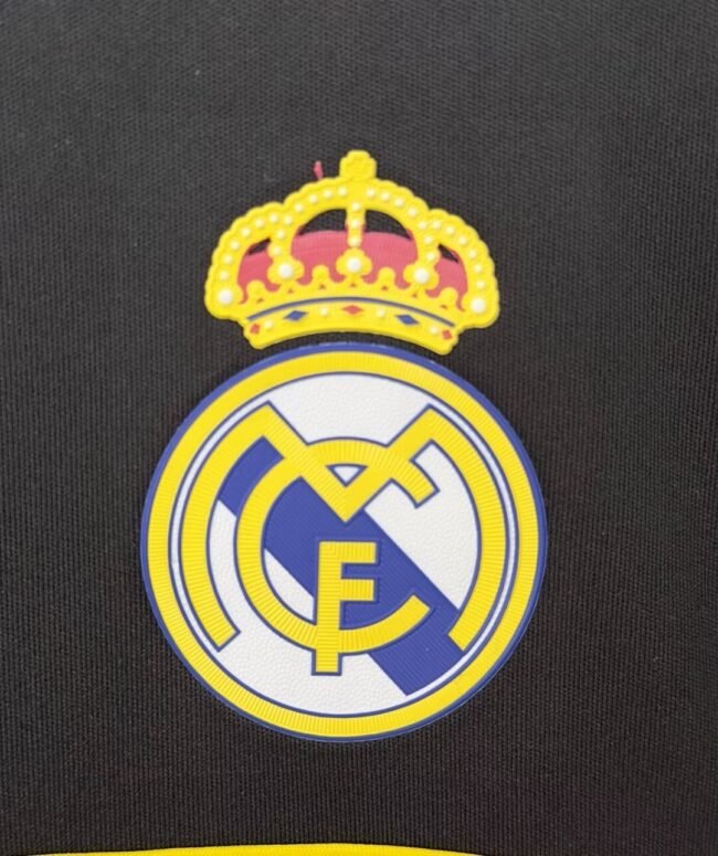 Real Madrid GOALKEEPER Jersey 2011/12 black - Image 10