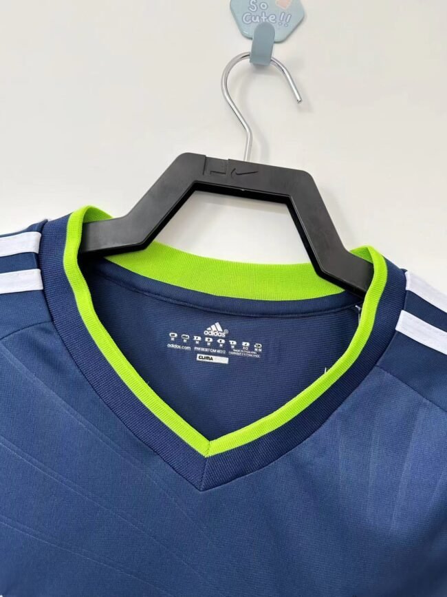 Real Madrid Away Jersey 2010/11 - Image 8