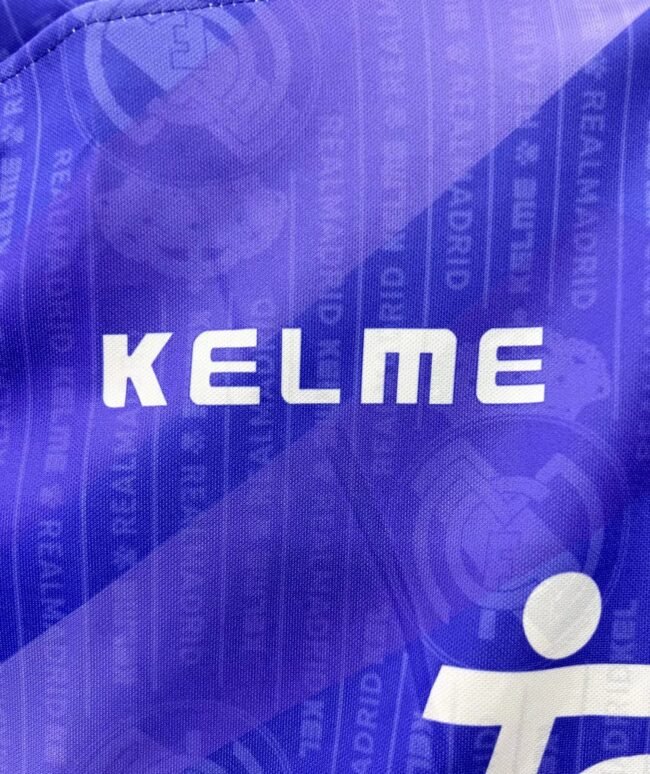Real Madrid Away Retro Jersey 1996/97 – Bild 8