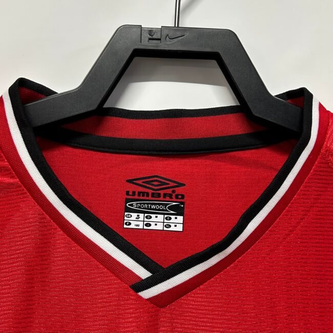 Manchester United Home Retro Jersey 2000/02