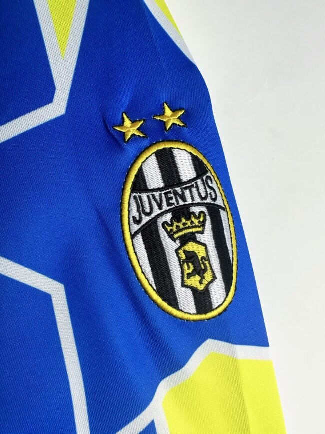 Juventus Away Retro Jersey 1997/99 - Image 5