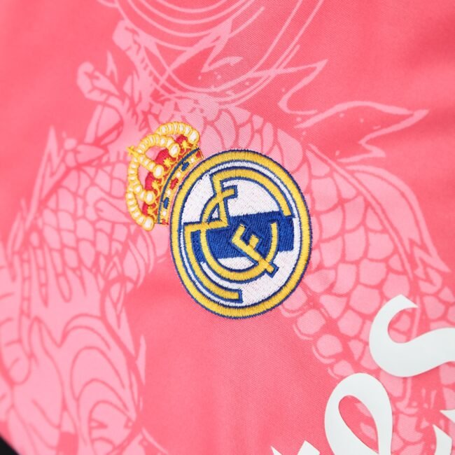 Real Madrid Training Jersey 2025/26 pink