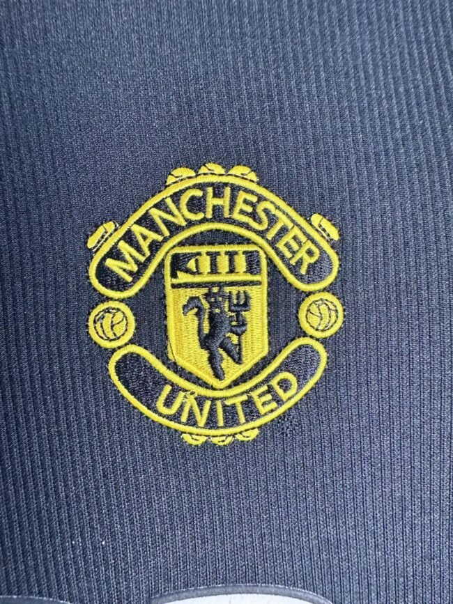 Manchester United Third Retro Jersey 1998/99 - Image 5
