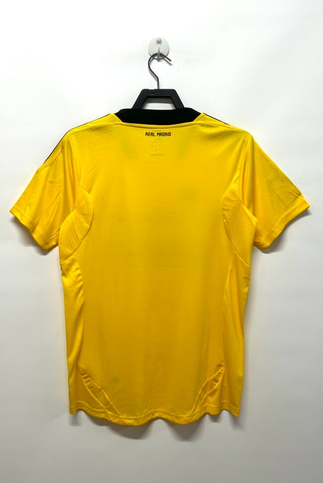 Real Madrid GOALKEEPER Jersey 2011/12 - Image 2