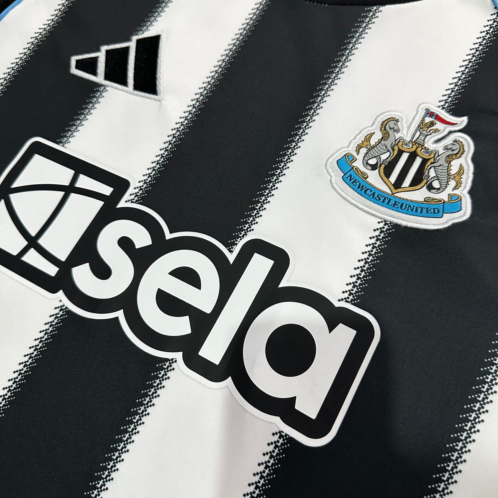 Newcastle United Home Jersey 2025/26 - Image 4