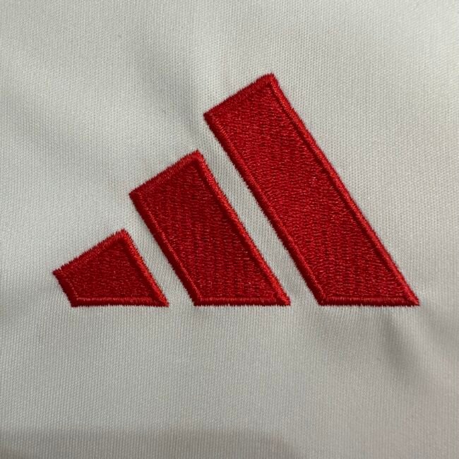 Liverpool Away jersey 2025/26
