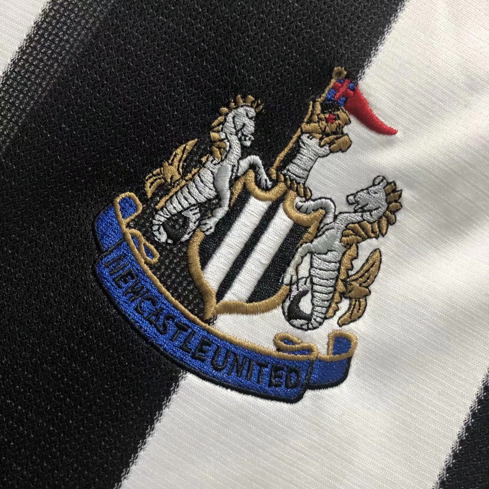Newcastle United Home Retro Jersey 1995/97 - Image 6
