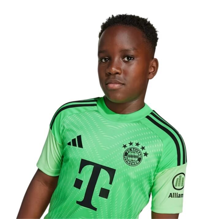 Kid's Bayern Munich Goalkeeper Jersey+Shorts 2025/26 - Image 2