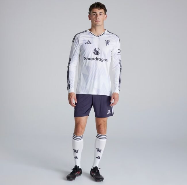 Manchester United Away Long Sleeve Jersey 2025/26 – Bild 5