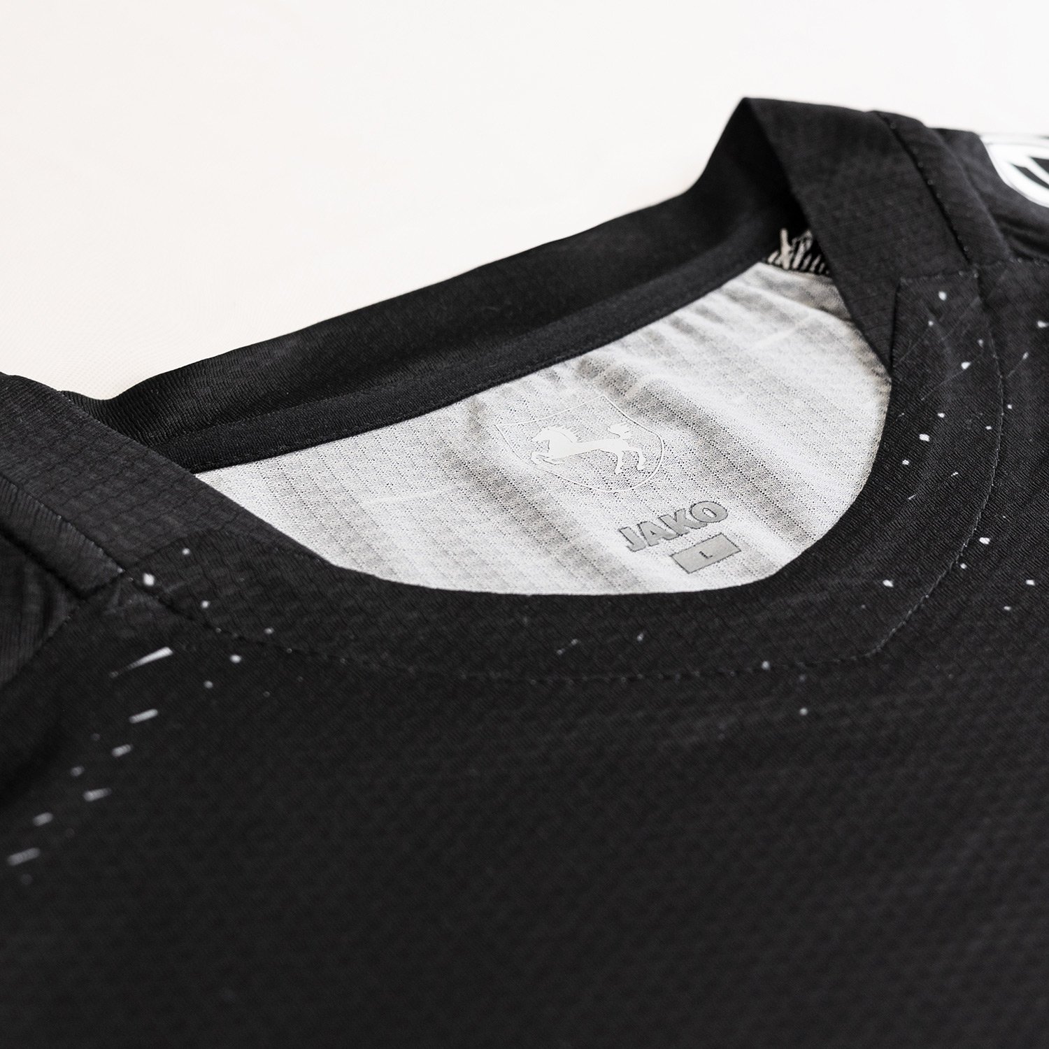 VfB Stuttgart Third Jersey 2024/25 – Bild 6