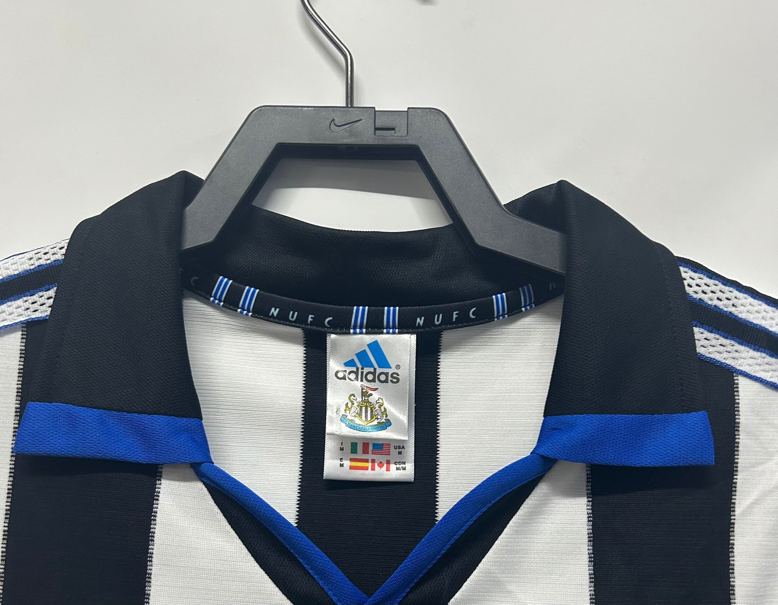 Newcastle United Home Retro Jersey 1999/00 - Image 3