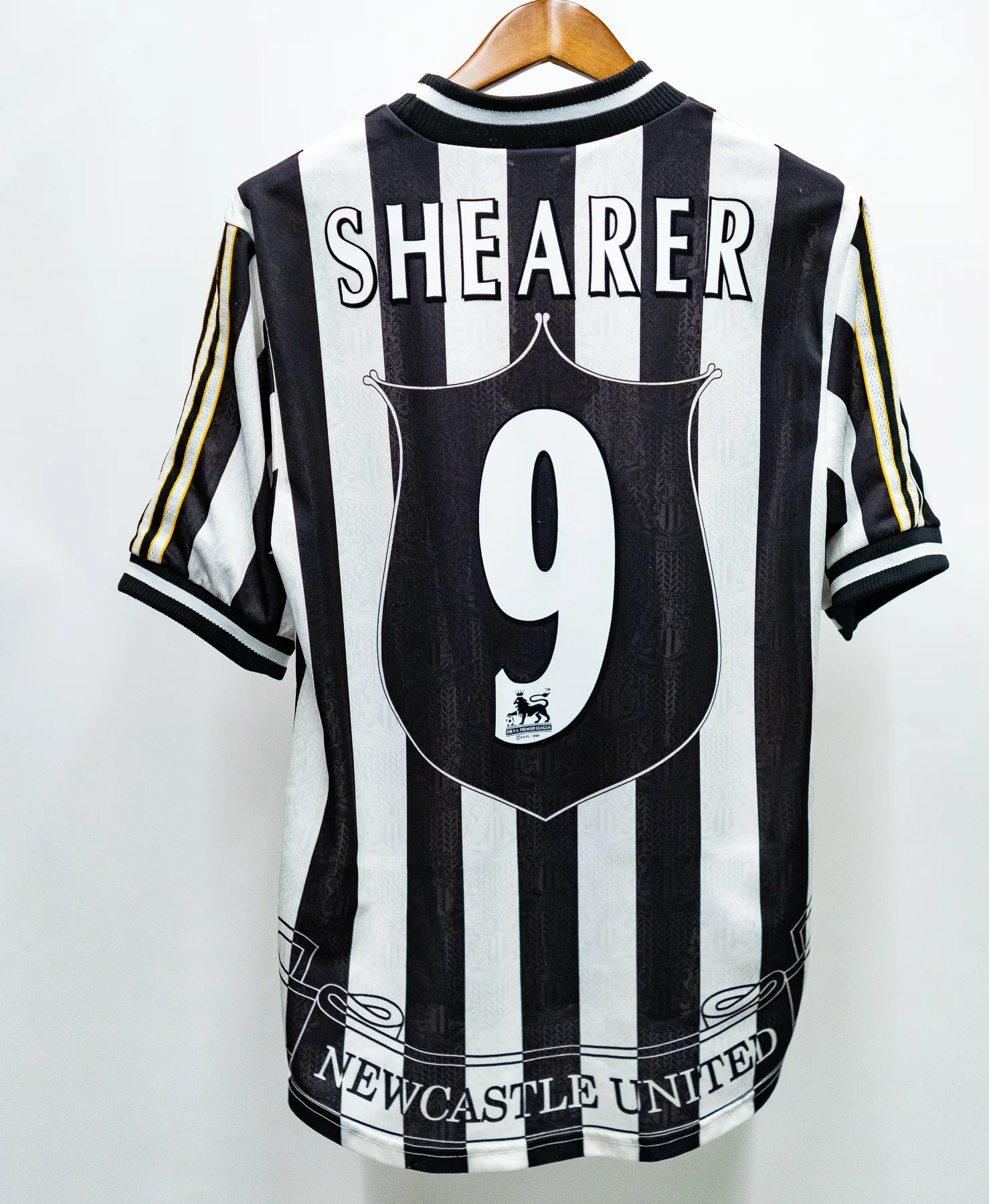 Newcastle United Home Retro Jersey 1997/99 - Image 2