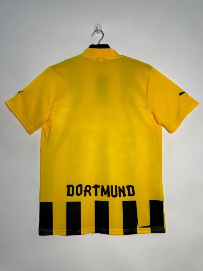 2012/2013 Borussia Dortmund Home Jersey - Image 2