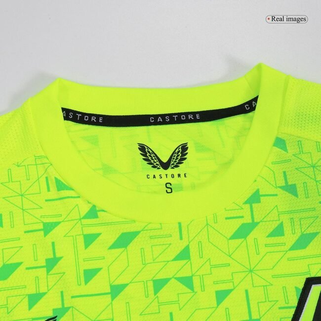 Wolverhampton Wanderers Goalkeeper Jersey 23/24